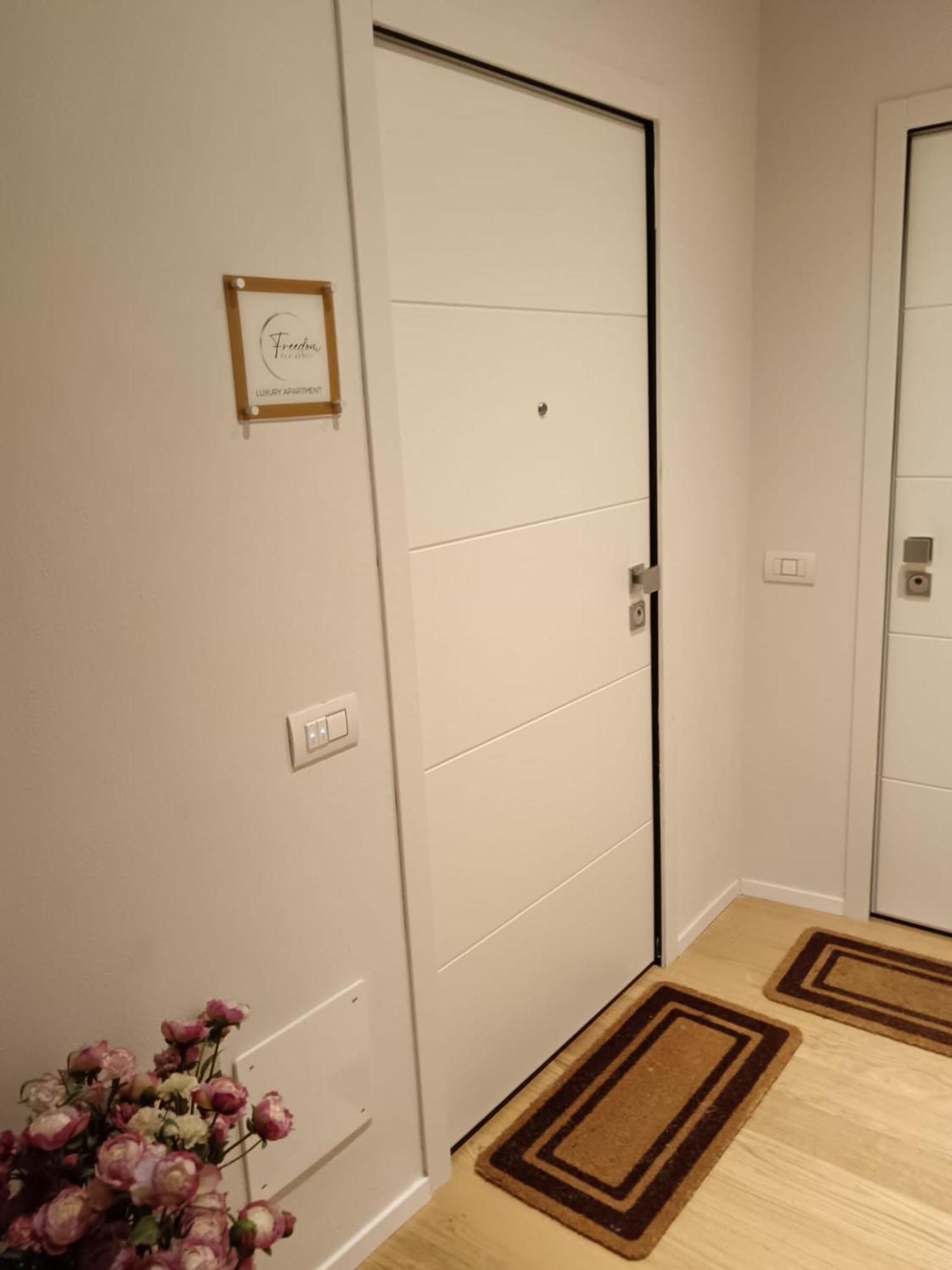 Freedom Suites Parma Eksteriør billede